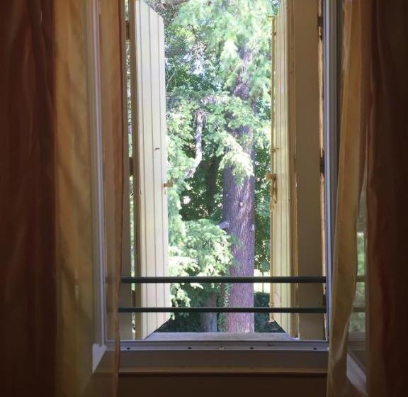 بنسيون Domaine De Brousson