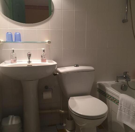 بنسيون Domaine De Brousson