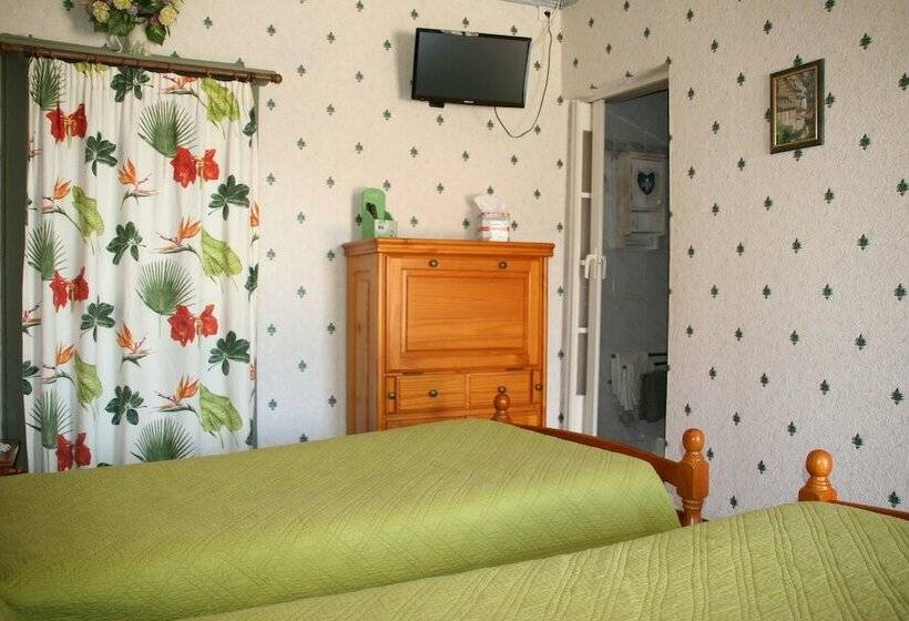 بنسيون La Ferme Du Domaine Des Parisses