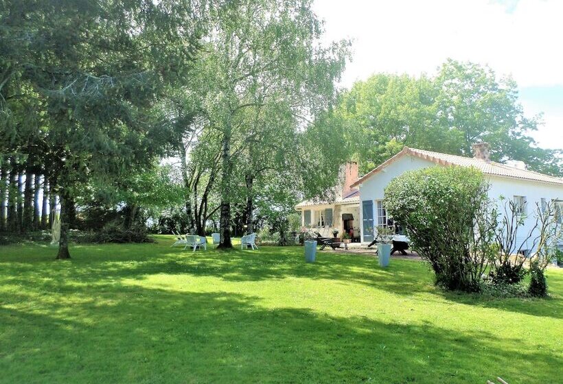 بنسيون La Folie