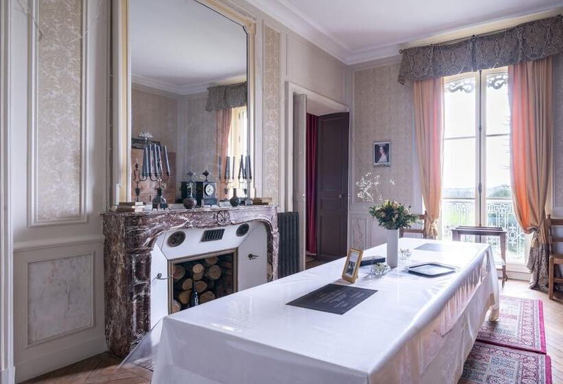 Пансион Le Chateau De La Tourlandry Puy Du Fou