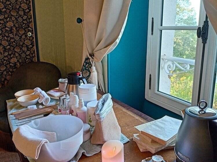 Пансион Le Chateau De La Tourlandry Puy Du Fou