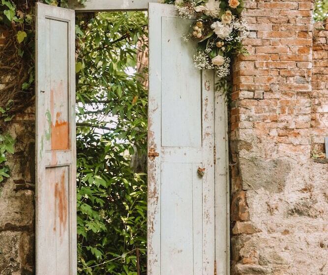 Пансион Le Chateau De La Tourlandry Puy Du Fou