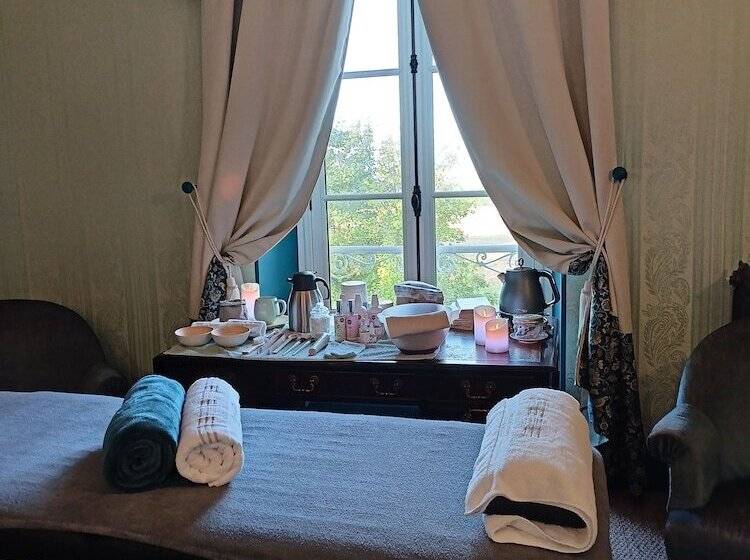 Пансион Le Chateau De La Tourlandry Puy Du Fou