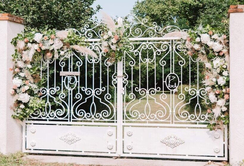 Пансион Le Chateau De La Tourlandry Puy Du Fou