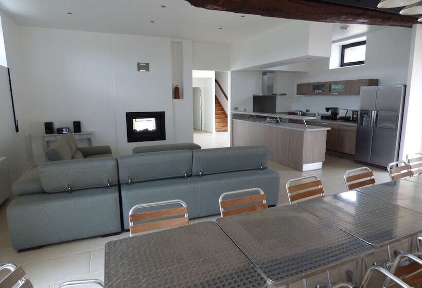 פנסיון Le Manoir De Hauterive