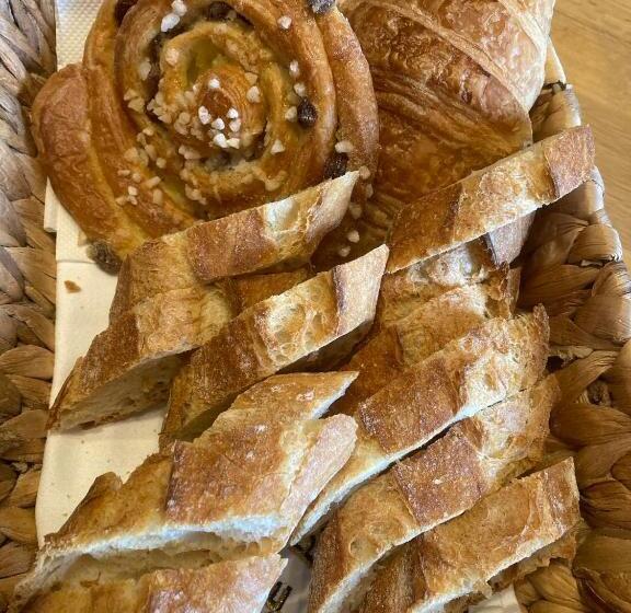 Пансион Le Patio Chambres Et Tables D Hôtes