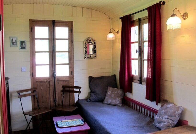 Пансион Les Roulottes Du Lauragais