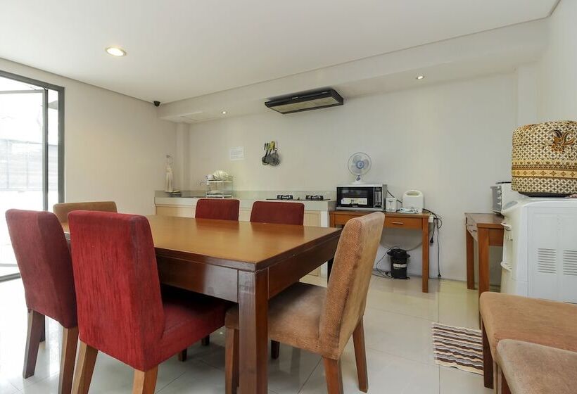 پانسیون Reddoorz @ Patal Senayan 4