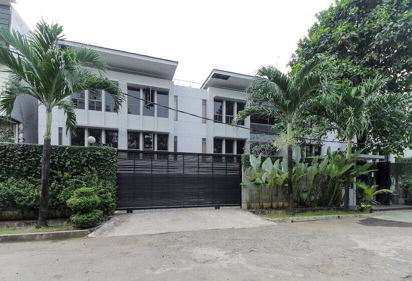 פנסיון Reddoorz @ Patal Senayan 4