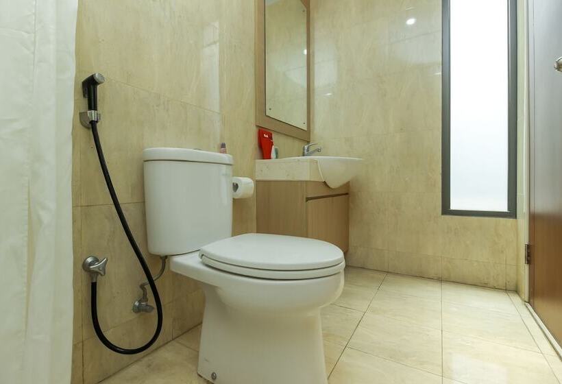 פנסיון Reddoorz @ Patal Senayan 4