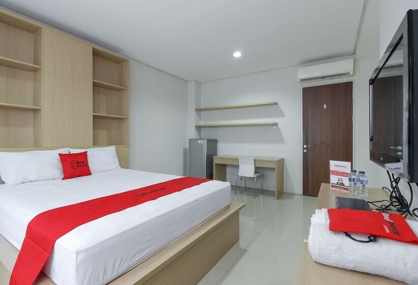پانسیون Reddoorz @ Patal Senayan 4