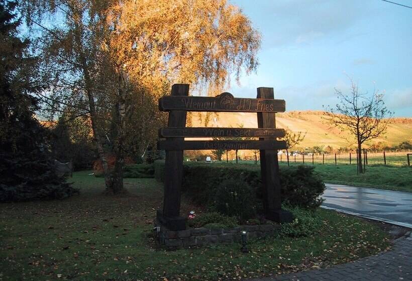 Пансион Wein Und Gaestehaus Fries