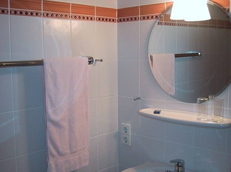 Пансион Wein Und Gaestehaus Fries