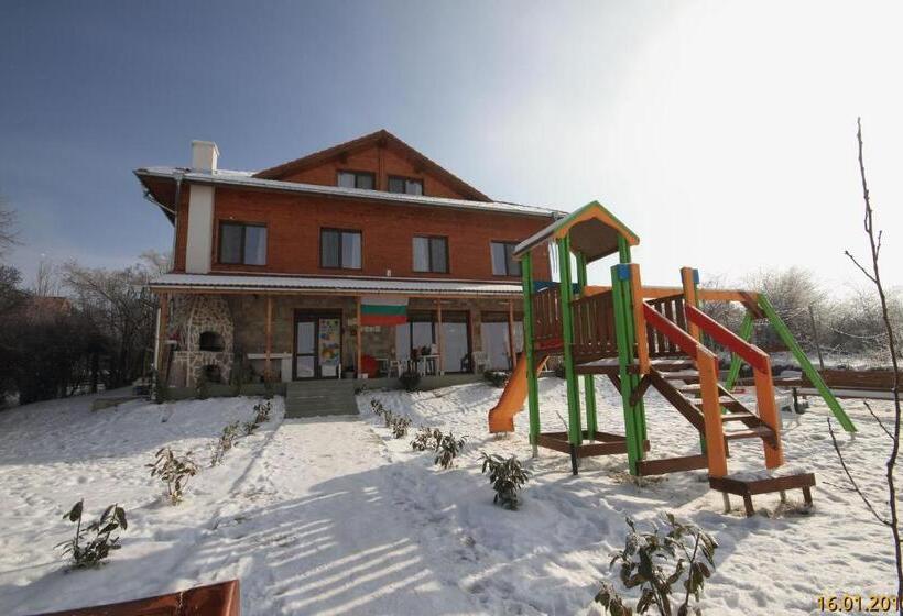 פנסיון Yan Bibiyan Guest House