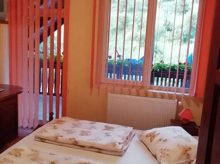 بنسيون Zöld Tündér