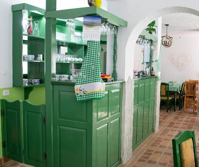 بنسيون Zöld Tündér