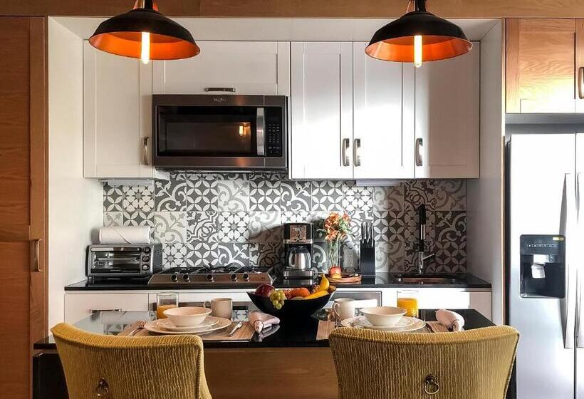 Pinnacle Resorts 179  Adults Only