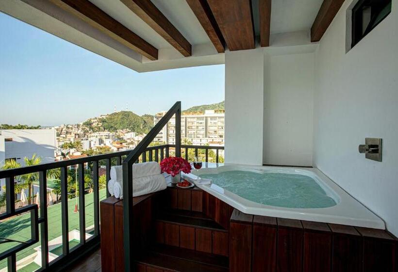 Pinnacle Resorts 179  Adults Only