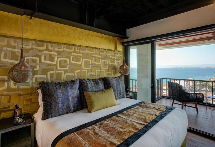 Pinnacle Resorts 179  Adults Only