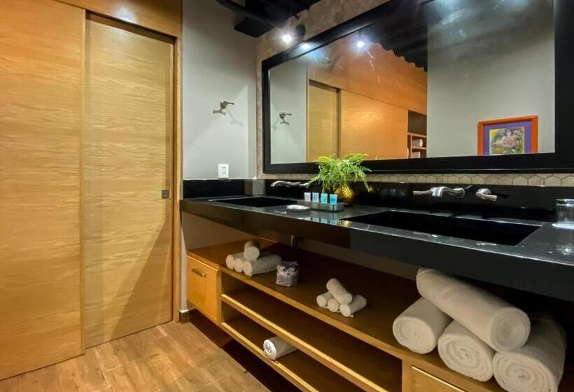 Pinnacle Resorts 179  Adults Only