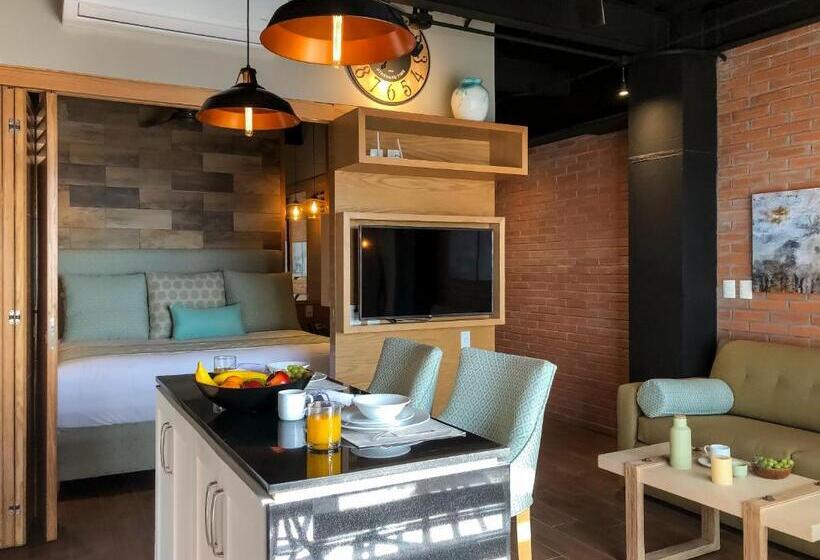 Pinnacle Resorts 179  Adults Only