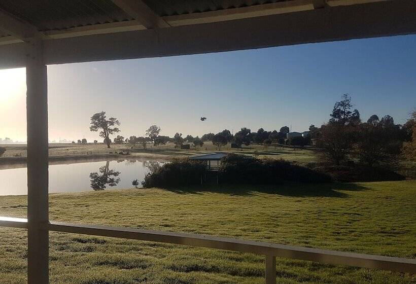 Redtail Ridge Cottages   Adults Only