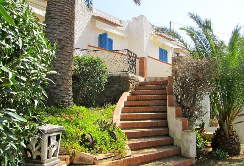 住所  Villaggio Innamorata   Villa Moresca