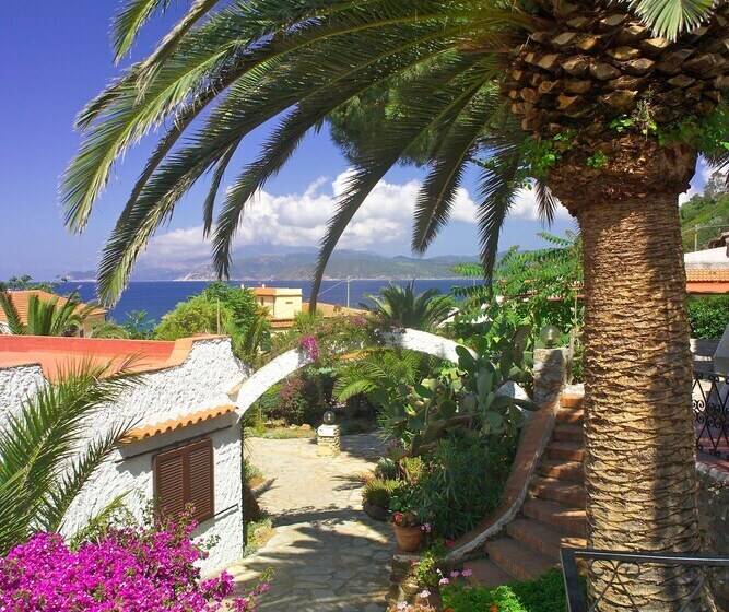 住所  Villaggio Innamorata   Villa Moresca