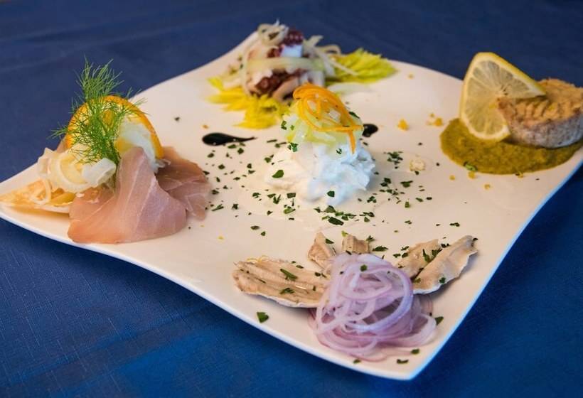 住所  Villaggio Innamorata   Villa Moresca