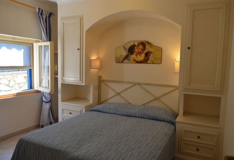 住所  Villaggio Innamorata   Villa Moresca