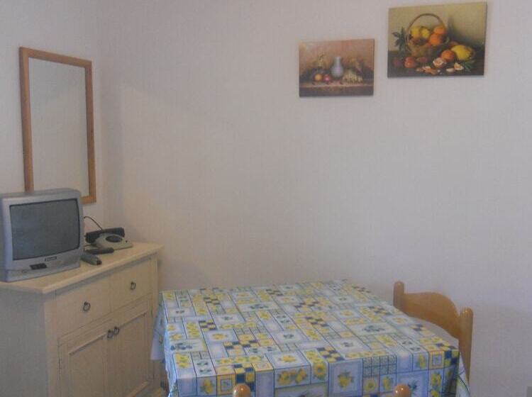 住所  Villaggio Innamorata   Villa Moresca