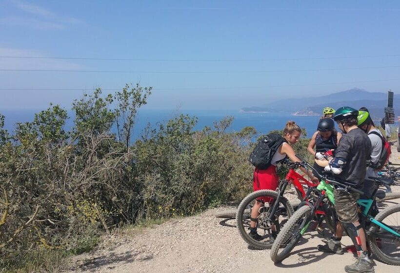 住所  Villaggio Innamorata   Villa Moresca