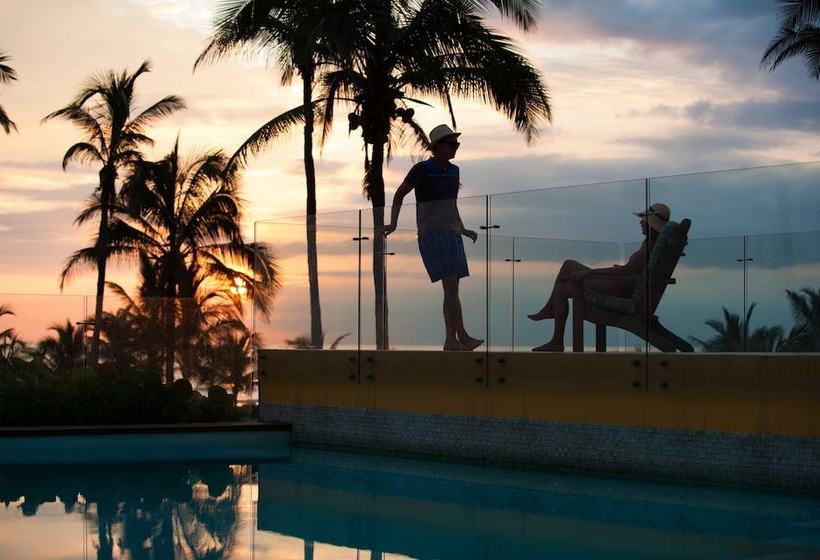 منتجع Las Tanusas Retreat & Spa