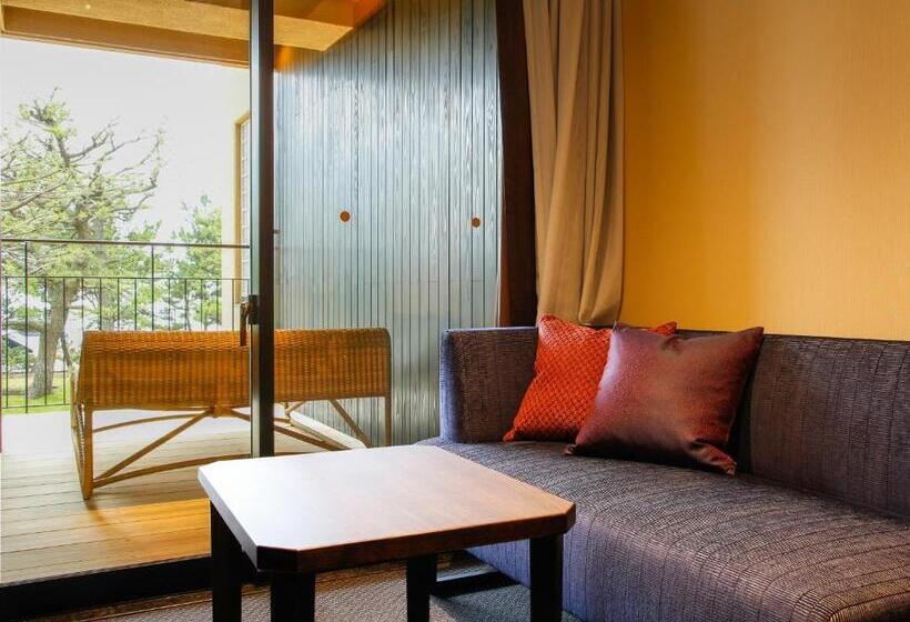 ריוקאן Awaji Hamarikyu Takumi