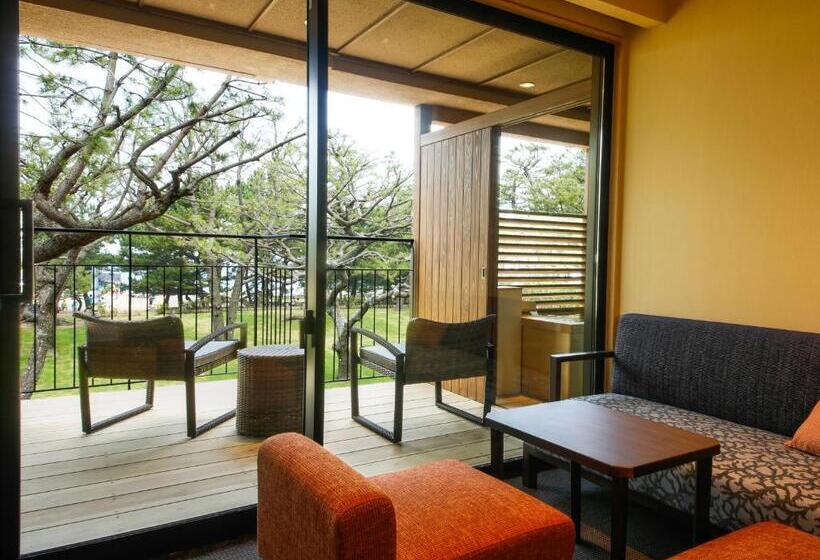 ریوکان Awaji Hamarikyu Takumi