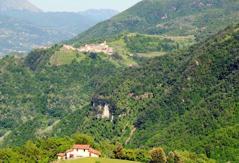 Splendid Cottage In Vergemoli With Barbecue And Garden