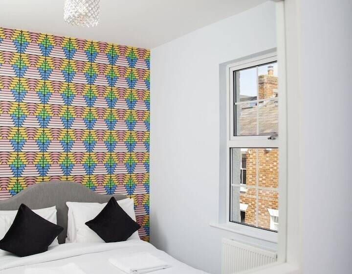 The Old Post Office   Bright & Modern 4bdr Townhouse With Private Garden