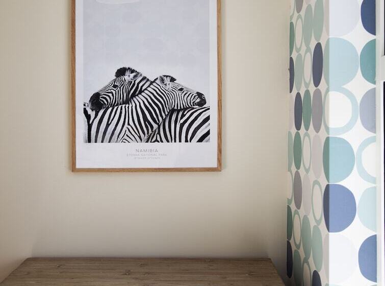 The Old Post Office   Bright & Modern 4bdr Townhouse With Private Garden