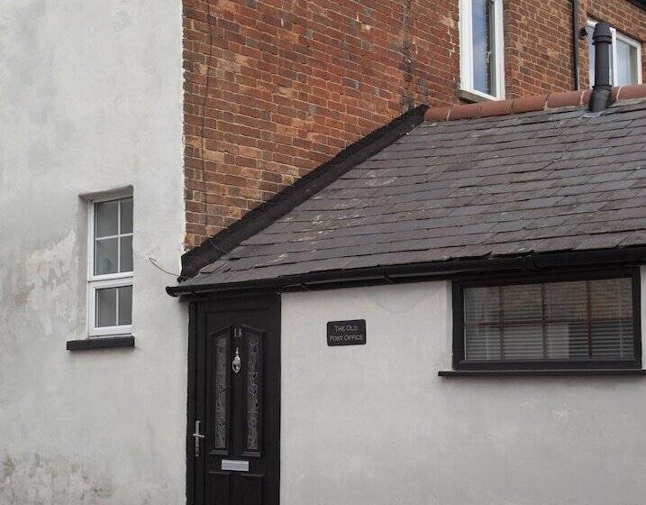 The Old Post Office   Bright & Modern 4bdr Townhouse With Private Garden