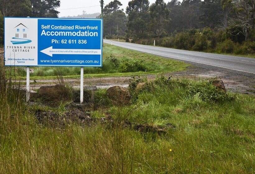 Tyenna River Cottage