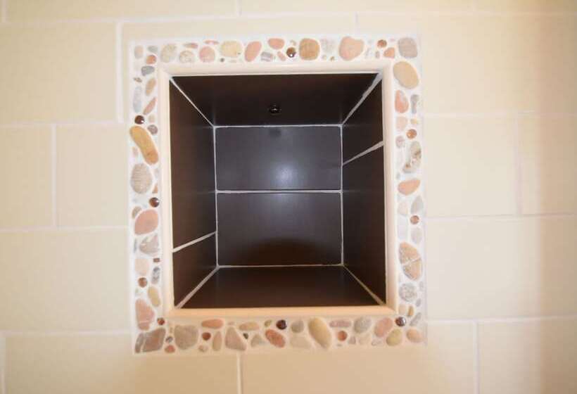 Apartment In Restored Farmhouse, Beautiful Views Over The Hills And Pool