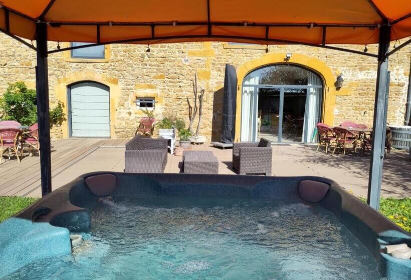 민박 Le Clos Du Cher En Beaujolais