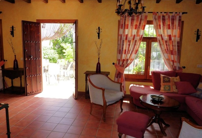 Cosy Cottage In Antequera With Swimming Pool