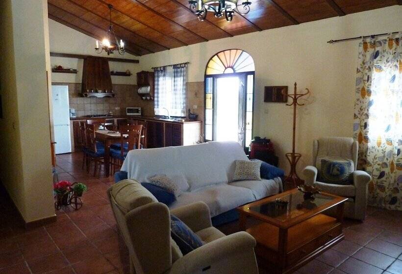 Detached Rural And Rustic House With A Private Swimming Pool