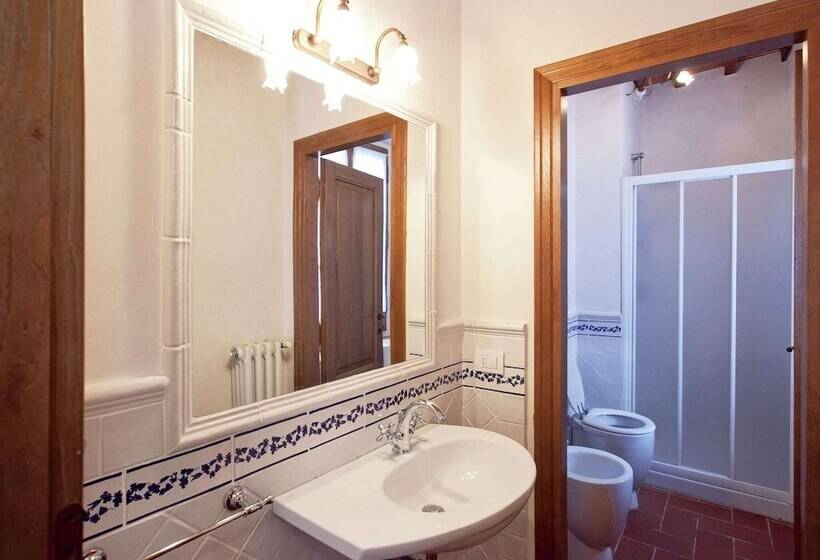 Detached Villa For 6 Pers. With Outdoor Swimming Pool