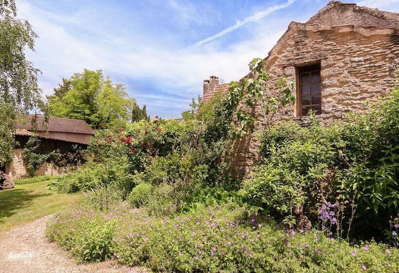 Heritage Gite In Aquitaine With Shared Pool