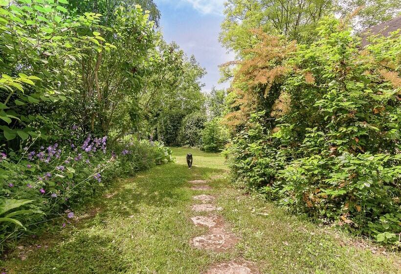 Heritage Gite In Aquitaine With Shared Pool