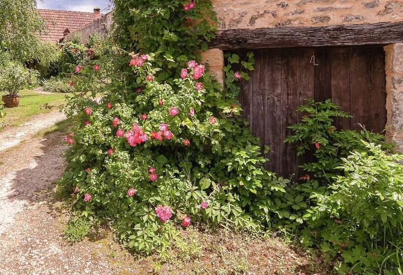 Heritage Gite In Aquitaine With Shared Pool