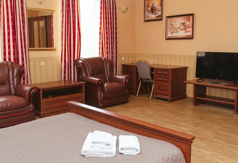 בית מלון כפרי Korona